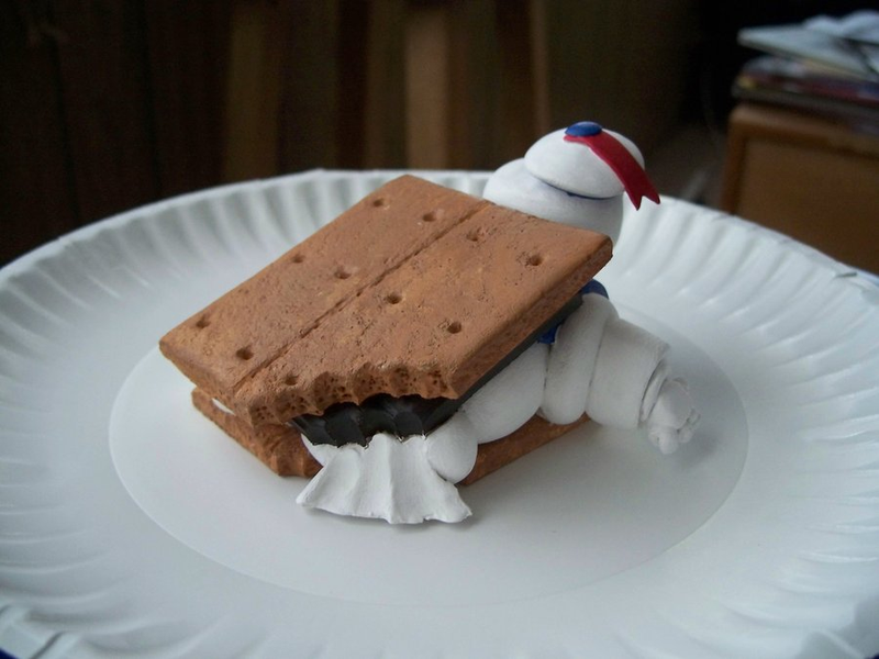 Illustration for article titled When life gives you Stay Puft Marshmallow Men, make s'mores